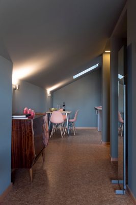 eca-agora-guest-house-vila-do-conde-the-egypt-room-2-individual-beds-sofa-bed-bathroom-with-meating-area-slider-10