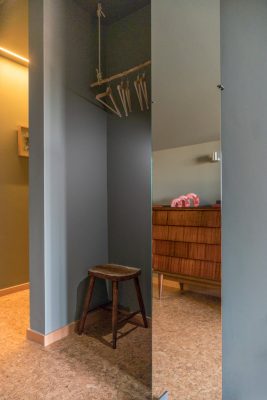 eca-agora-guest-house-vila-do-conde-the-egypt-room-2-individual-beds-sofa-bed-bathroom-with-meating-area-slider-11