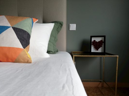 eca-agora-guest-house-vila-do-conde-the-egypt-room-2-individual-beds-sofa-bed-bathroom-with-meating-area-slider-6